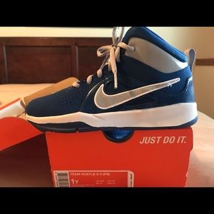 Nike Team Hustle high tops